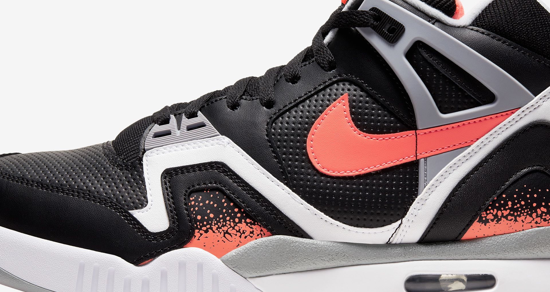 popular nike women's sneakers