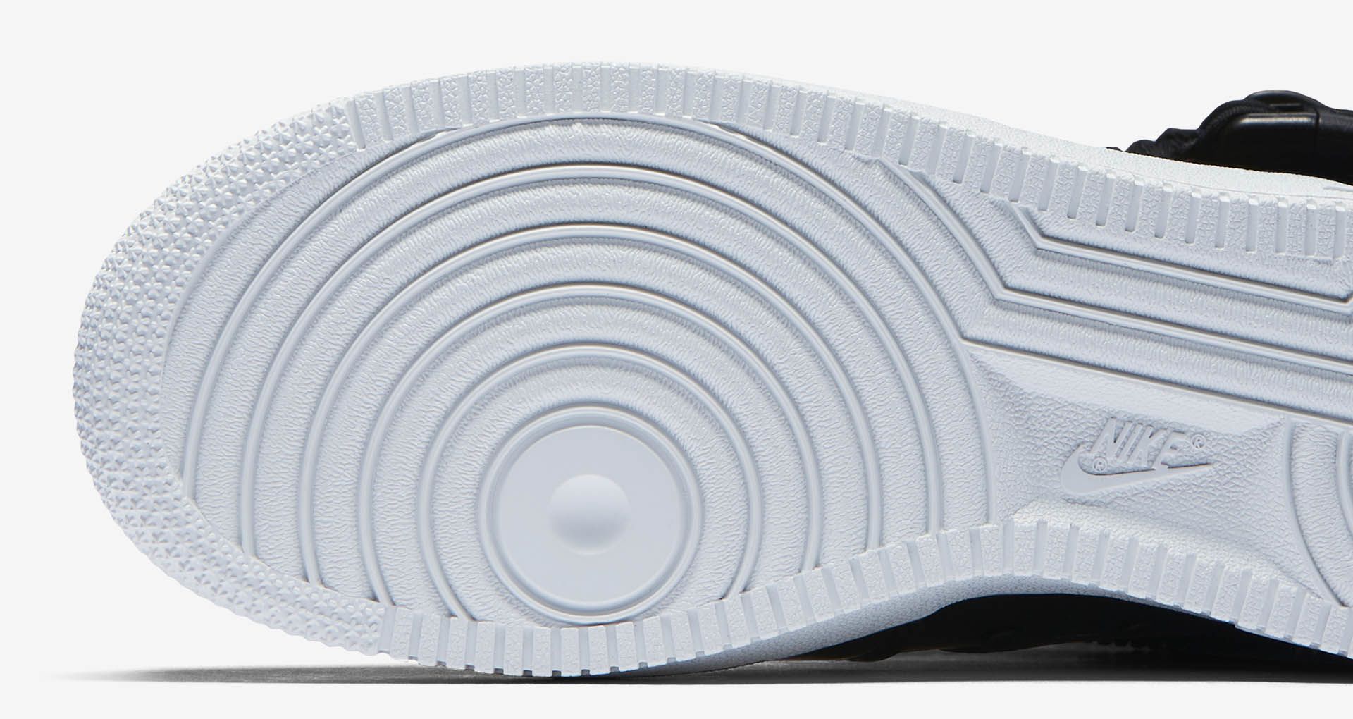 nike air force force is female