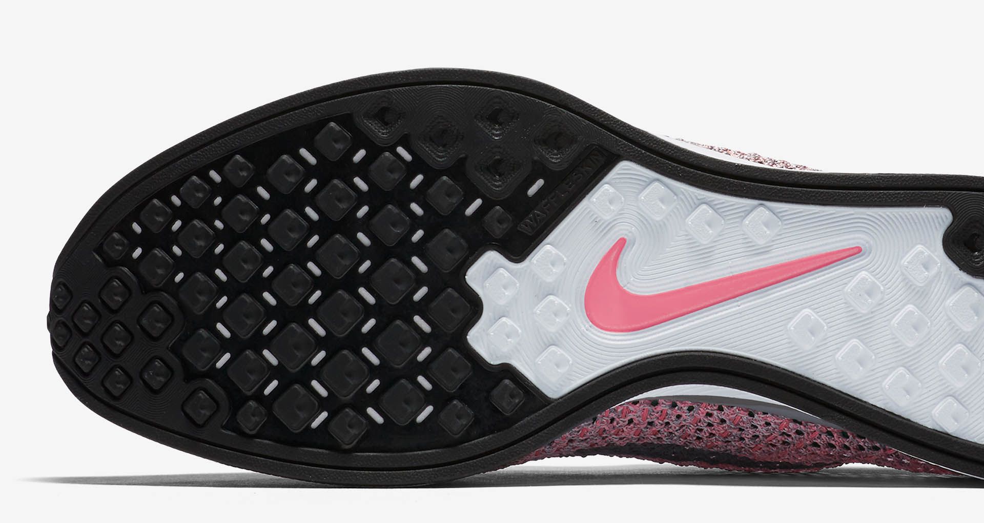 nike flyknit racer strawberry