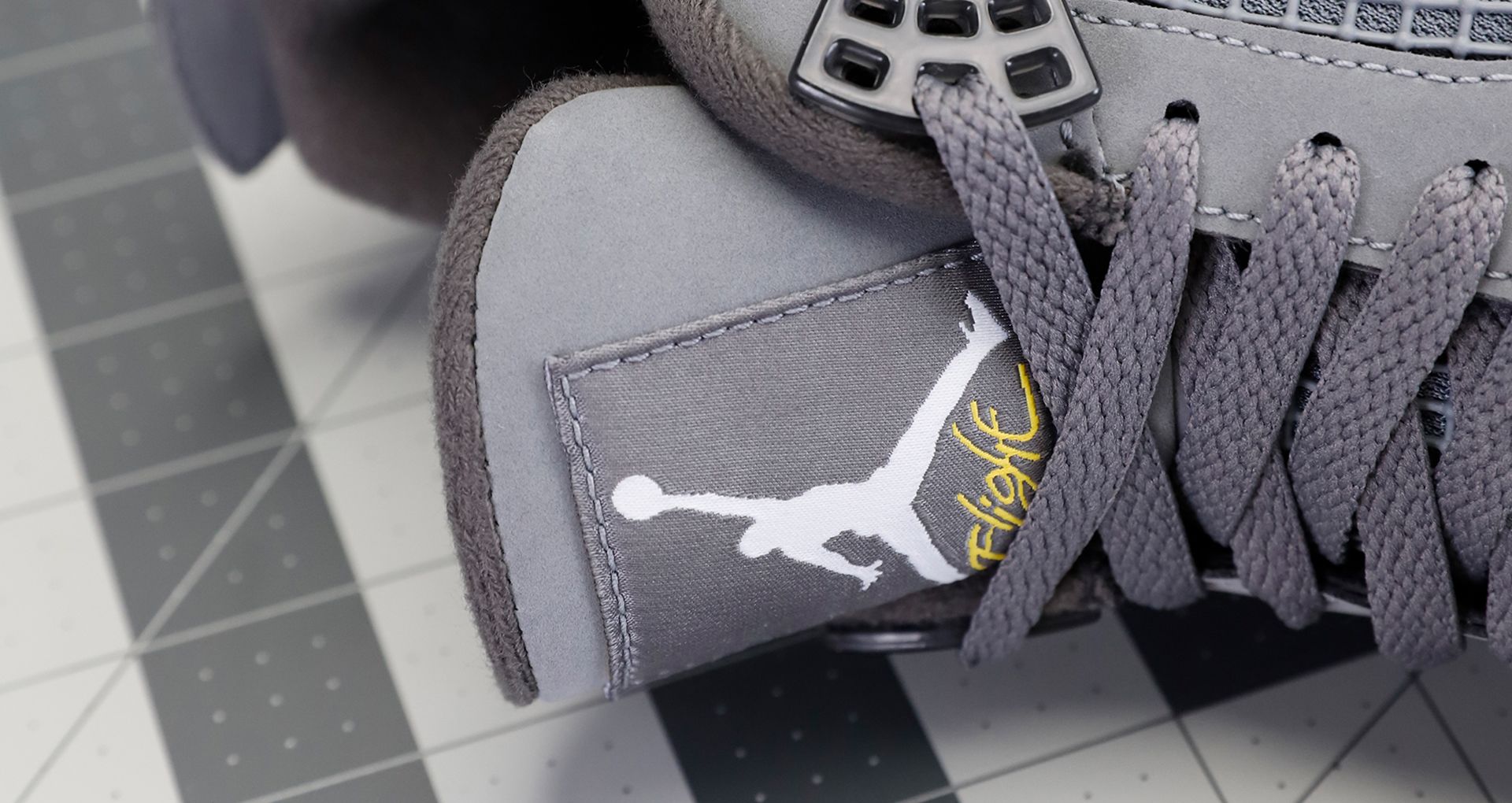 À L'Origine Du Design : Air Jordan Iv « Cool Grey ». Nike Snkrs Fr