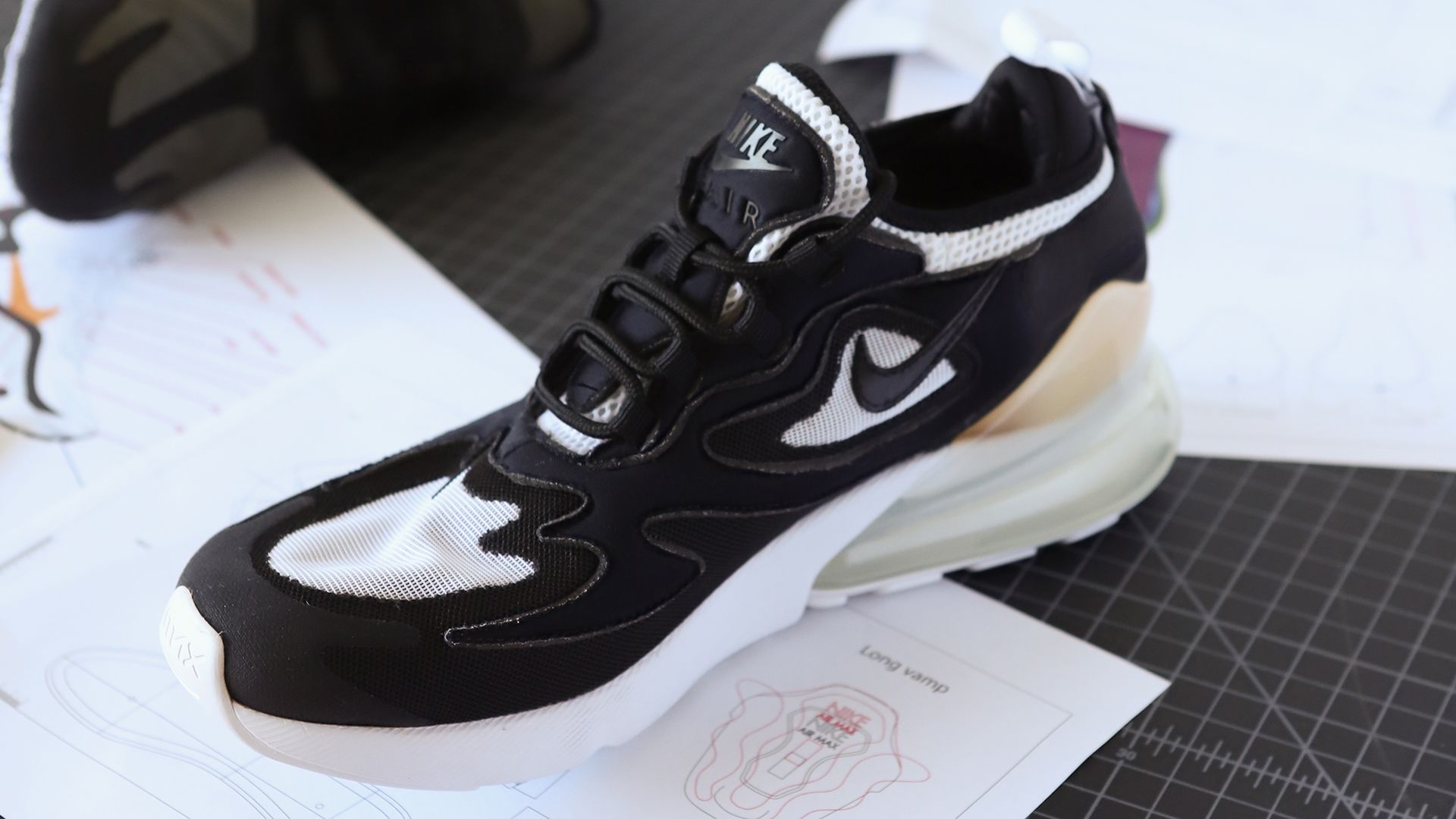 nike air max react trainers
