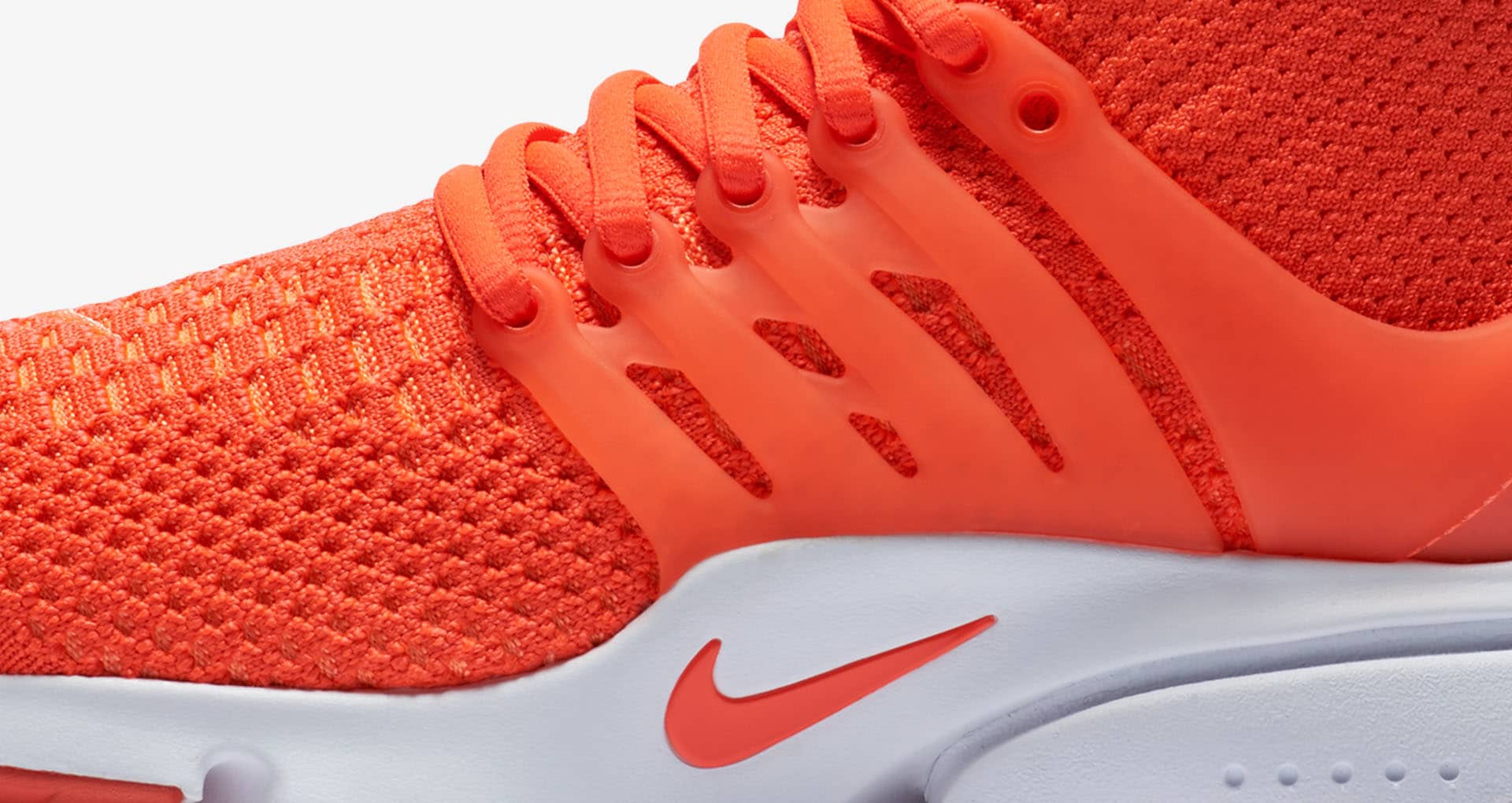nike women's presto gum bottom