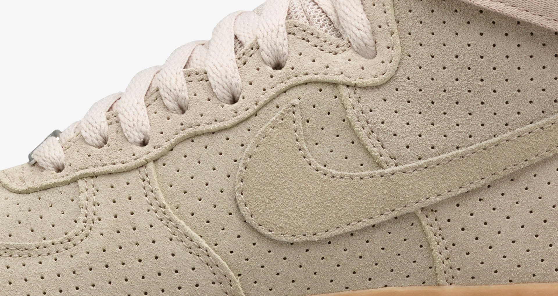 womens nike air force 1 gum sole