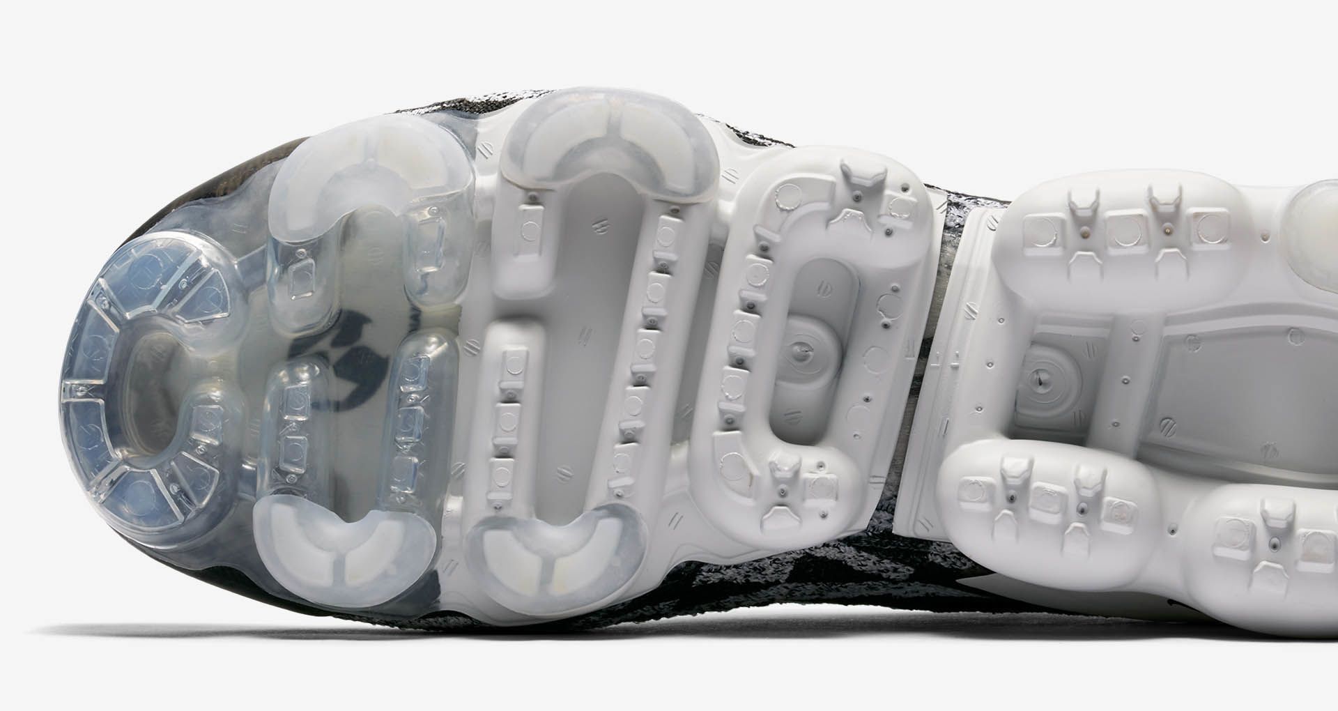 nike air vapormax moc 2 acronym light bone