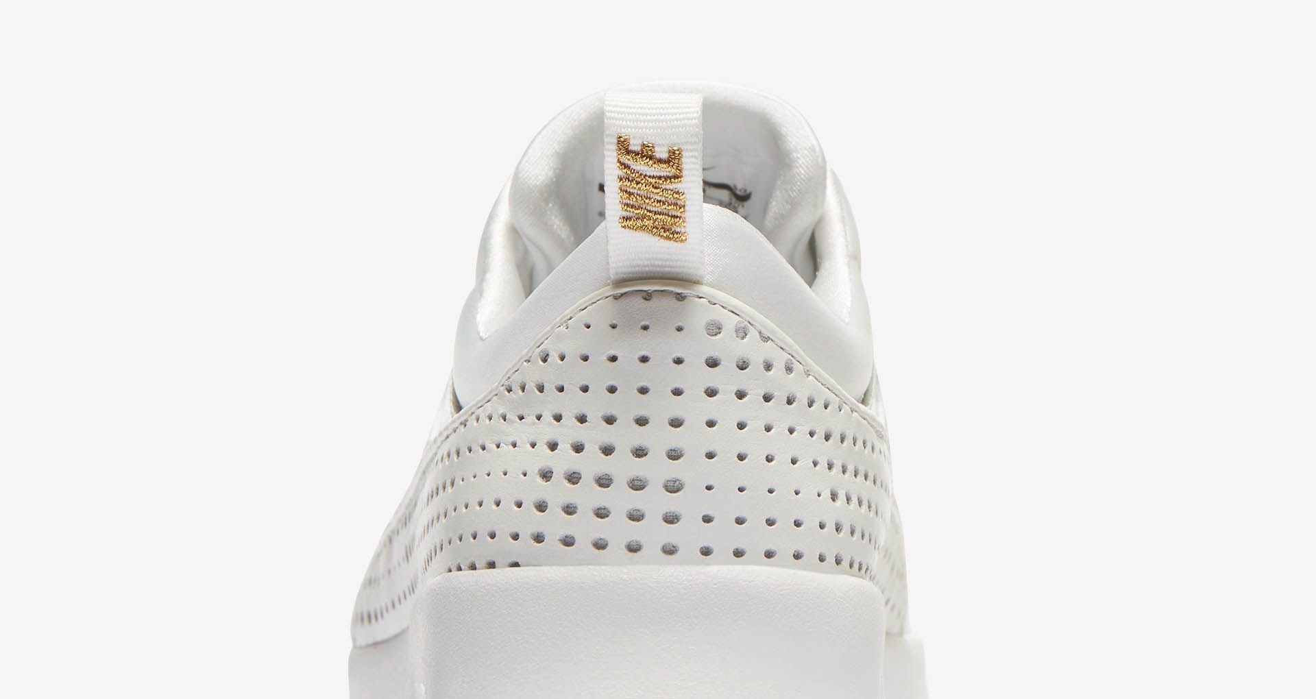 nike air max thea summit white