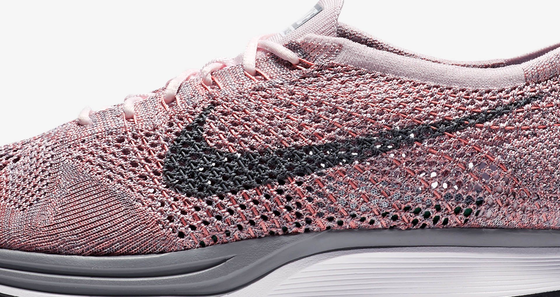 nike flyknit racer strawberry