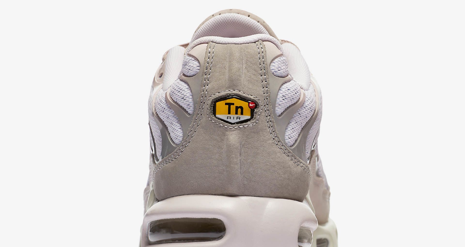 Nike Air Max Plus 'Pearl Pink'. Nike SNKRS