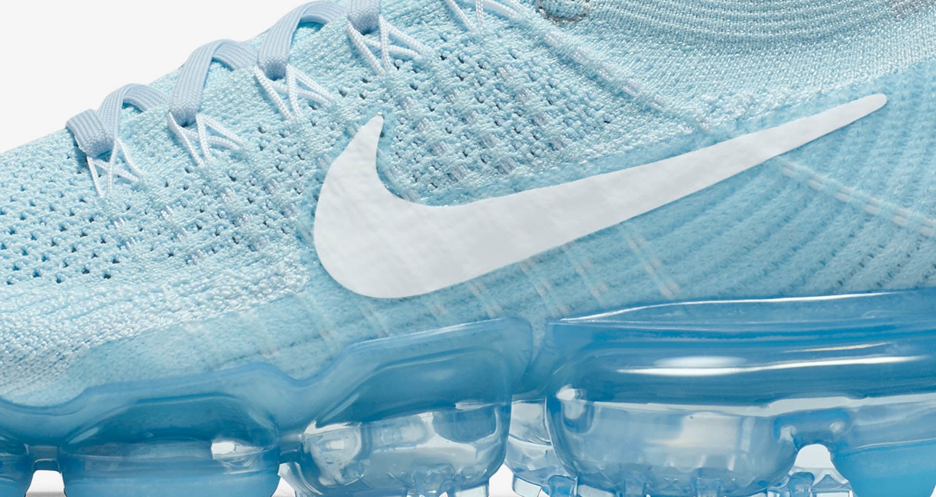 blue womens vapormax