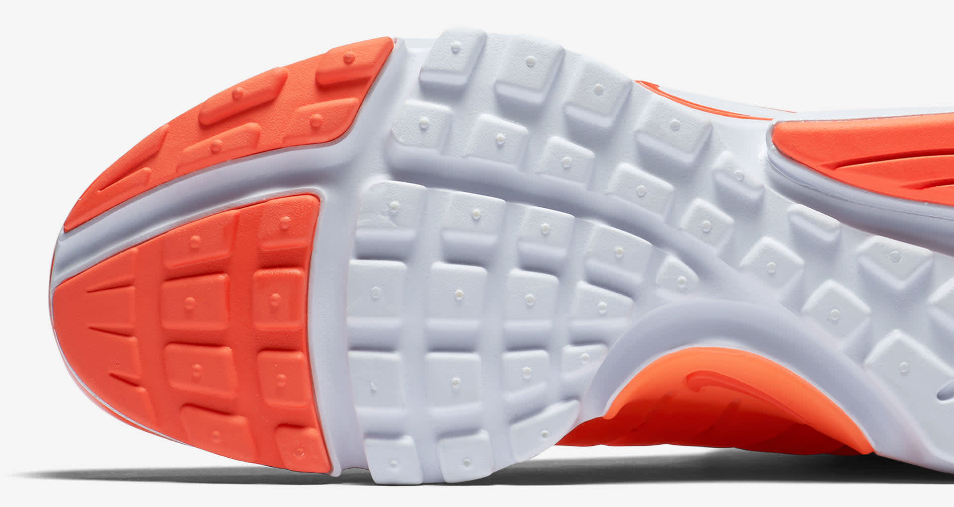 nike women's presto gum bottom