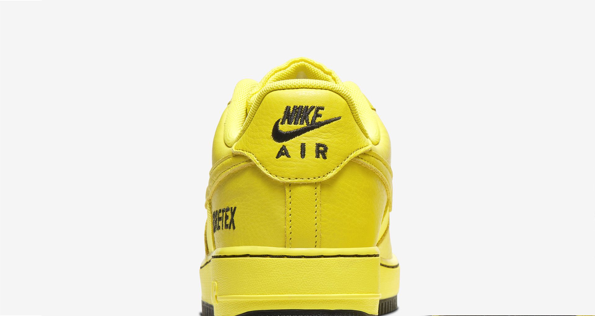 gore tex yellow af1