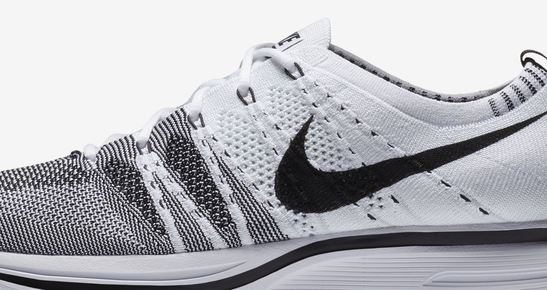 Nike Flyknit Trainer « White & Black ». Nike Snkrs Be