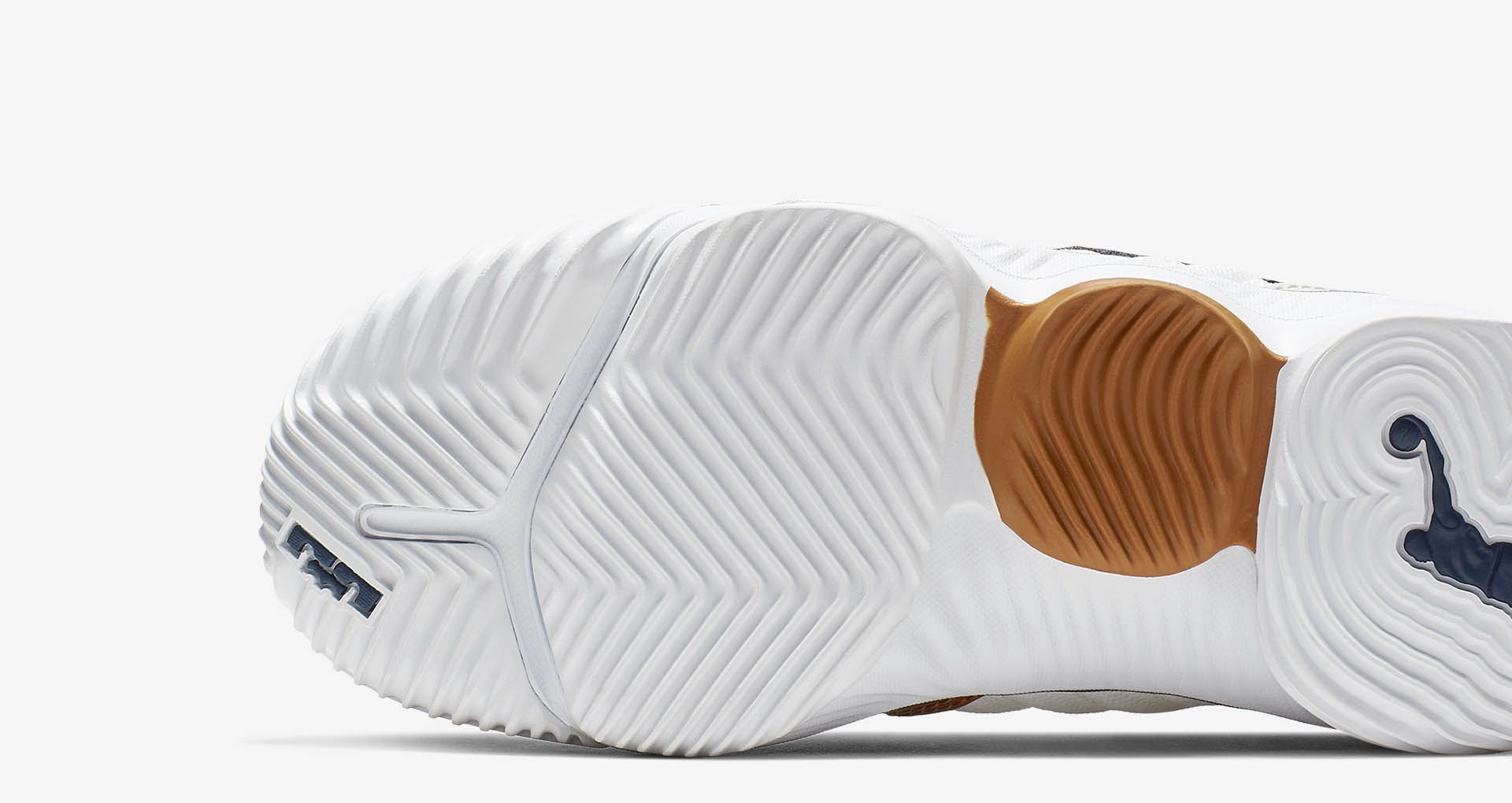 kids lebron 16