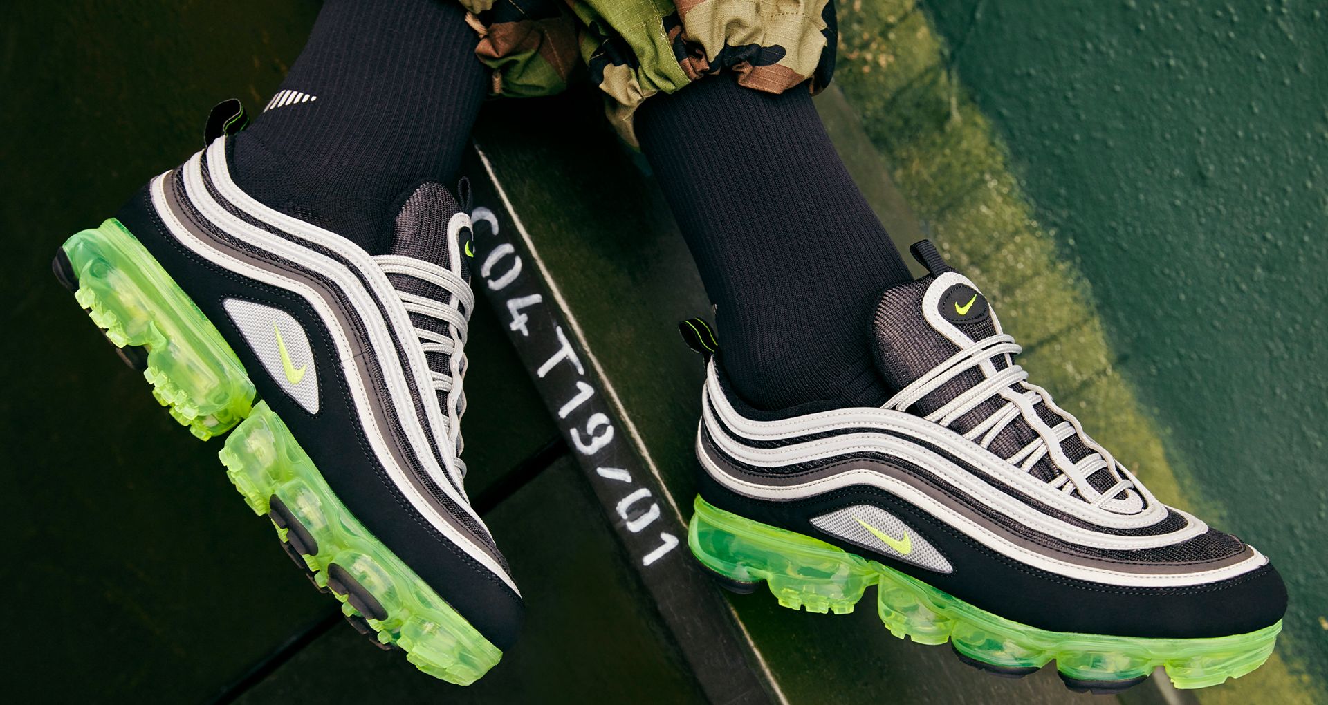 vapormax 97 black volt