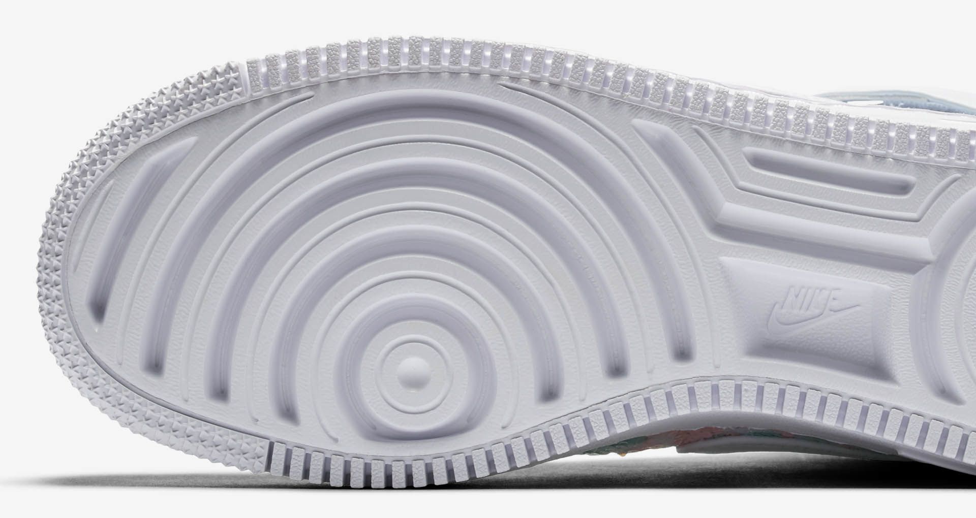 nike air force 1 upstep lx force is female