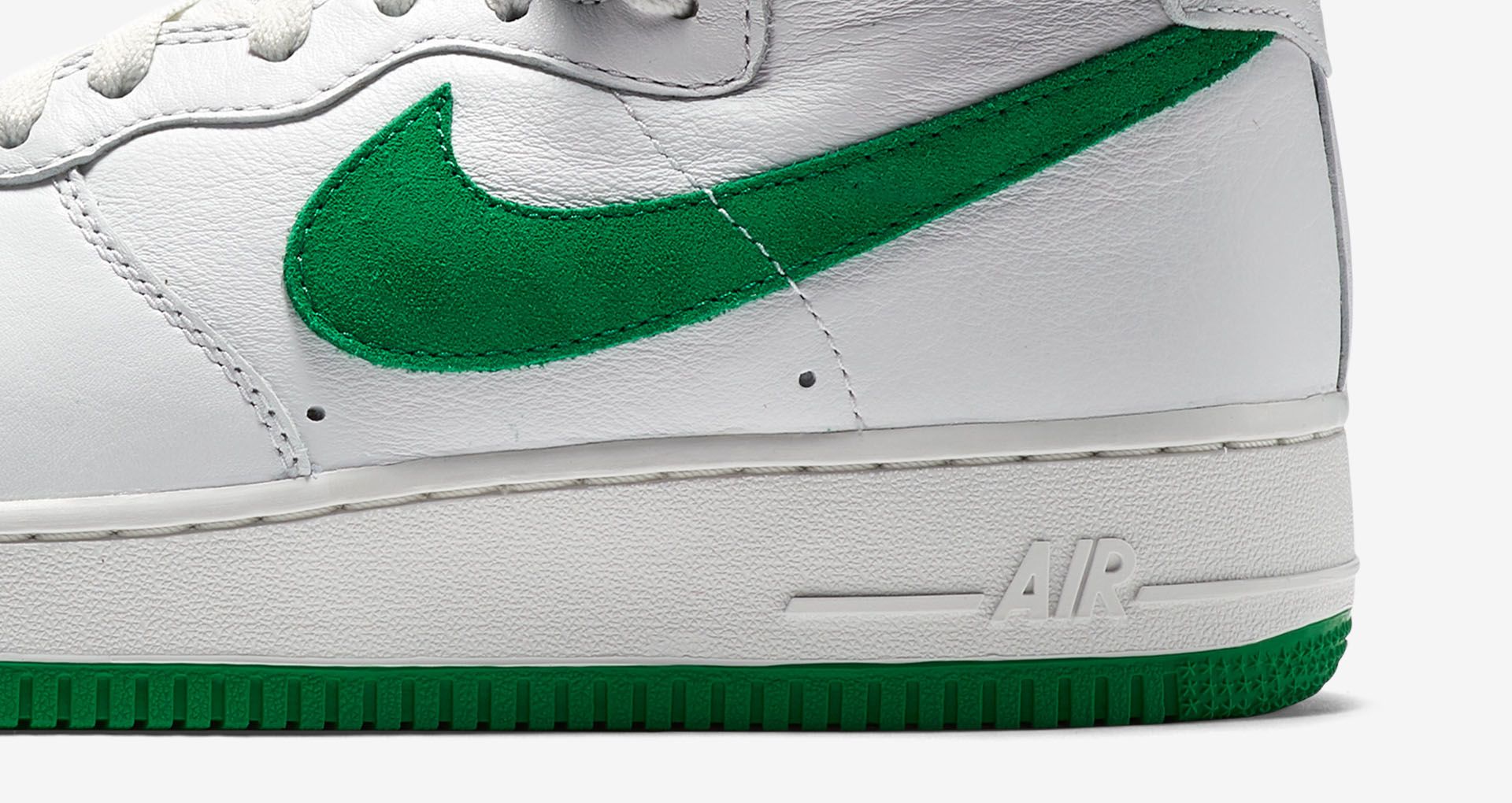 Nike Air Force 1 'St. Patrick's Day'. Nike SNKRS