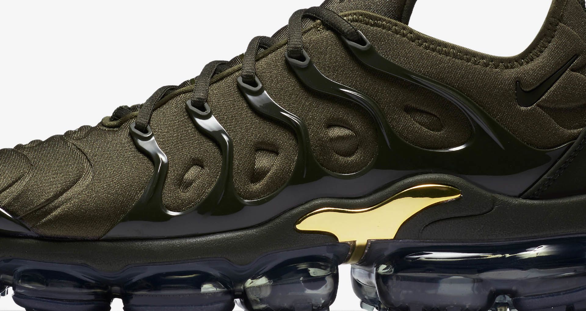 vapor max plus size 4
