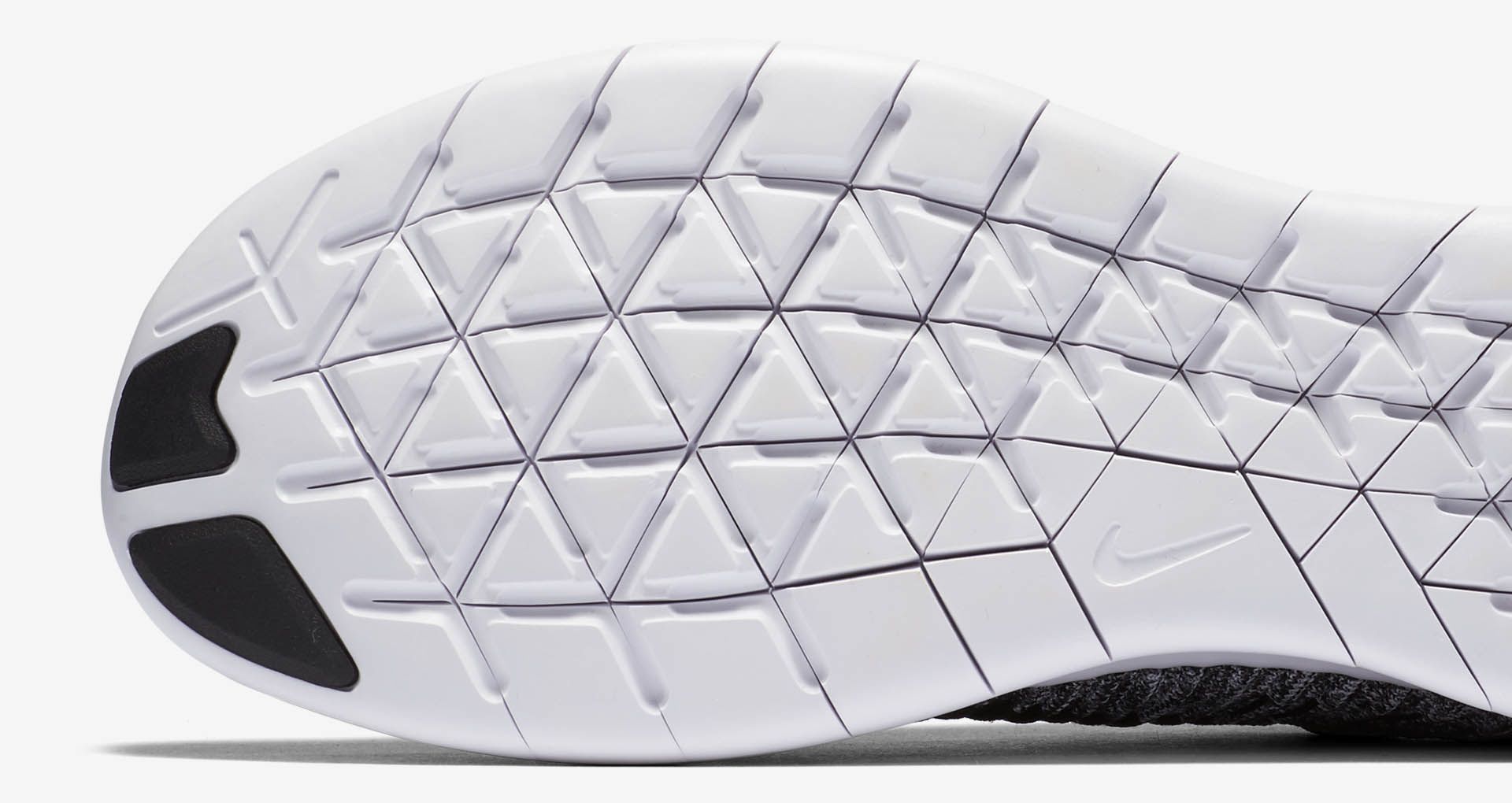 active nike flyknit womens