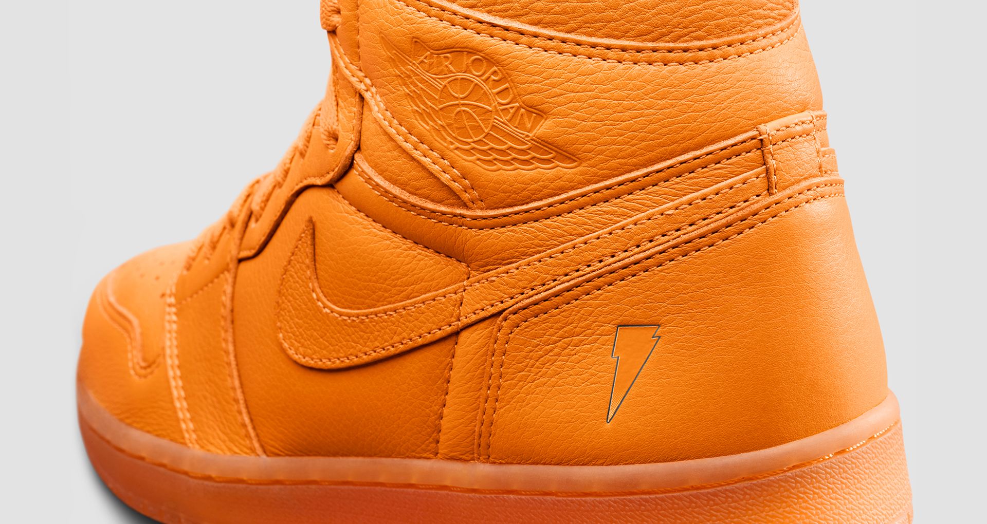 Mehr zum Design: Air Jordan 1 Gatorade 'Orange'. Nike SNKRS DE