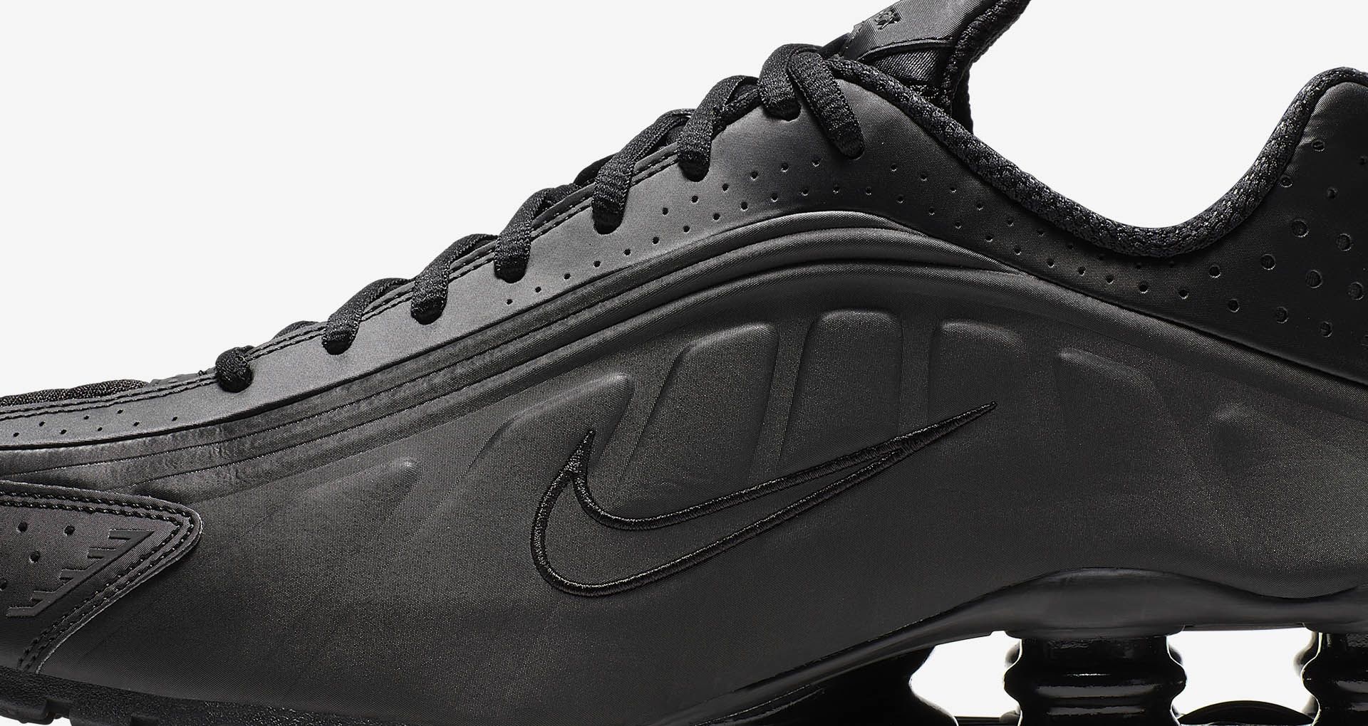 shox r4 triple black