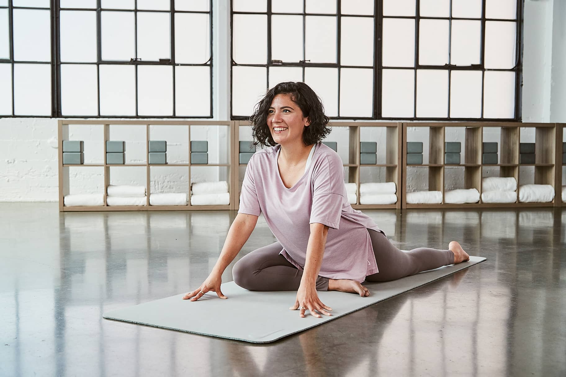 Essayez ces six postures de yoga pour renforcer vos muscles. Nike CA