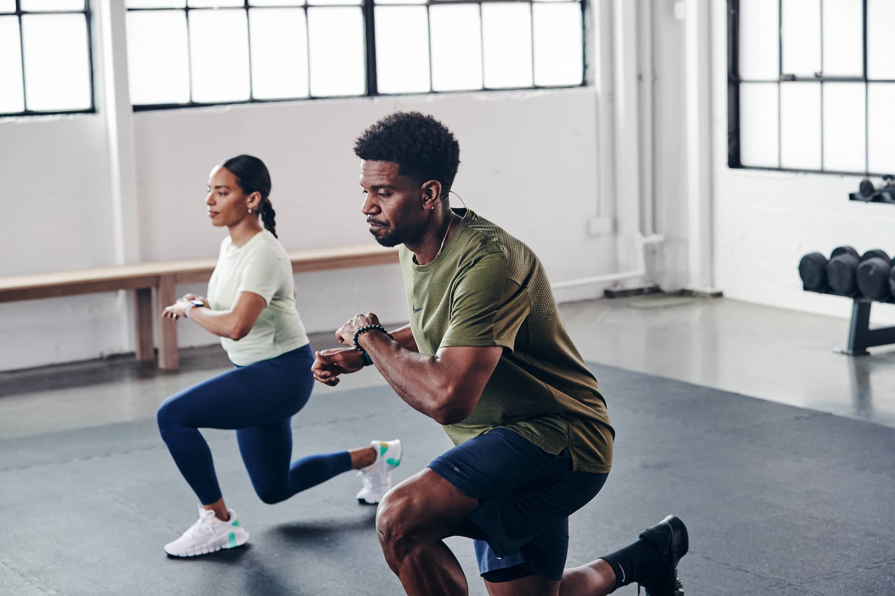 Contable Tratado Mojado Cómo hacer ejercicio en casa sin equipamiento. Nike ES