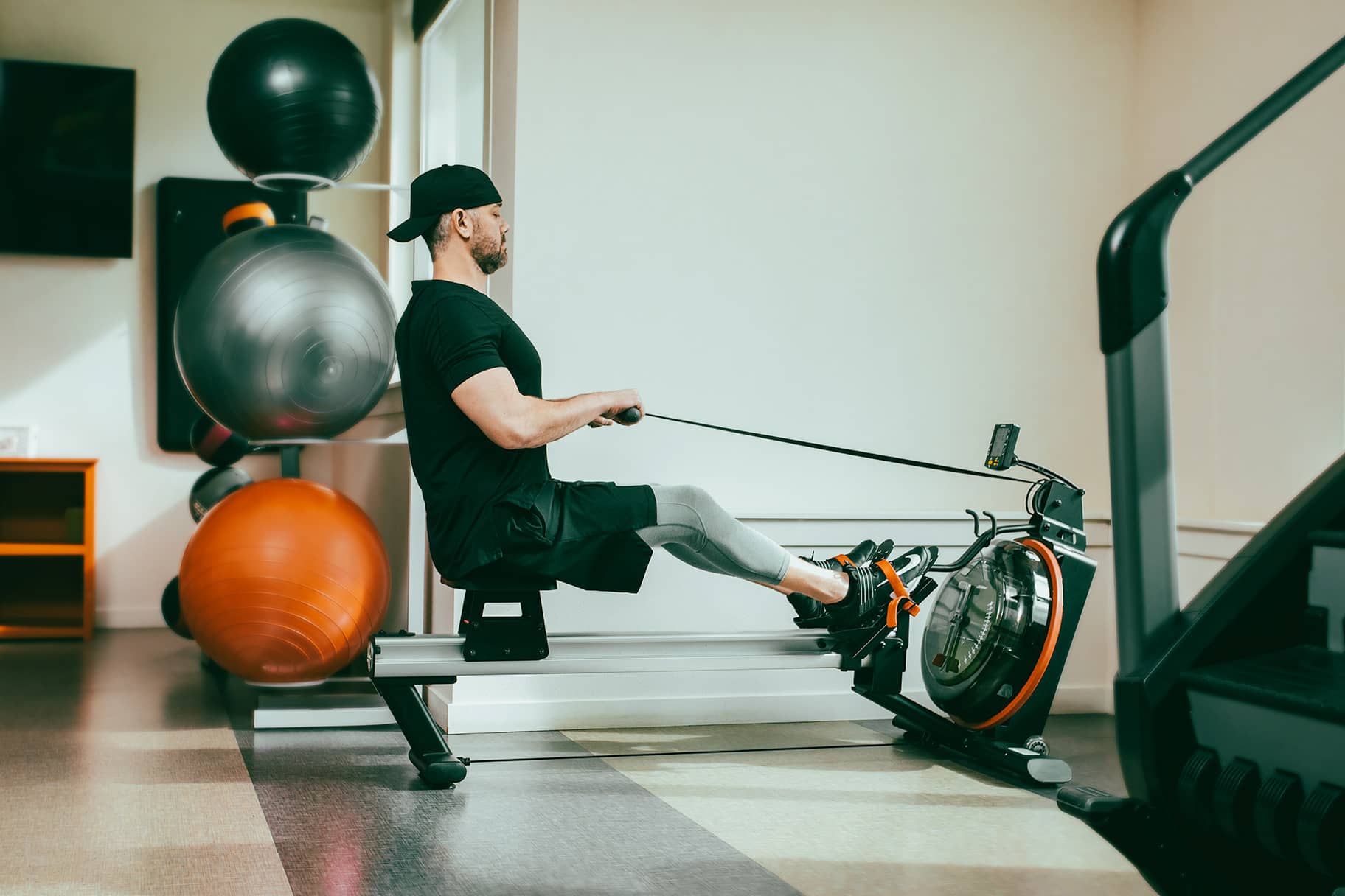 5 Expert-Approved Benefits of Using a Rowing Machine