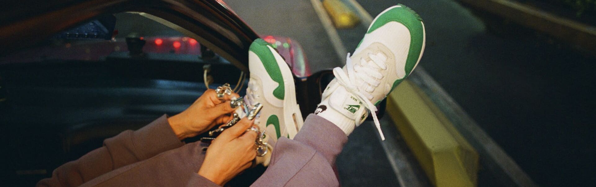 Läs mer om leveransalternativ för din Nike-beställning.