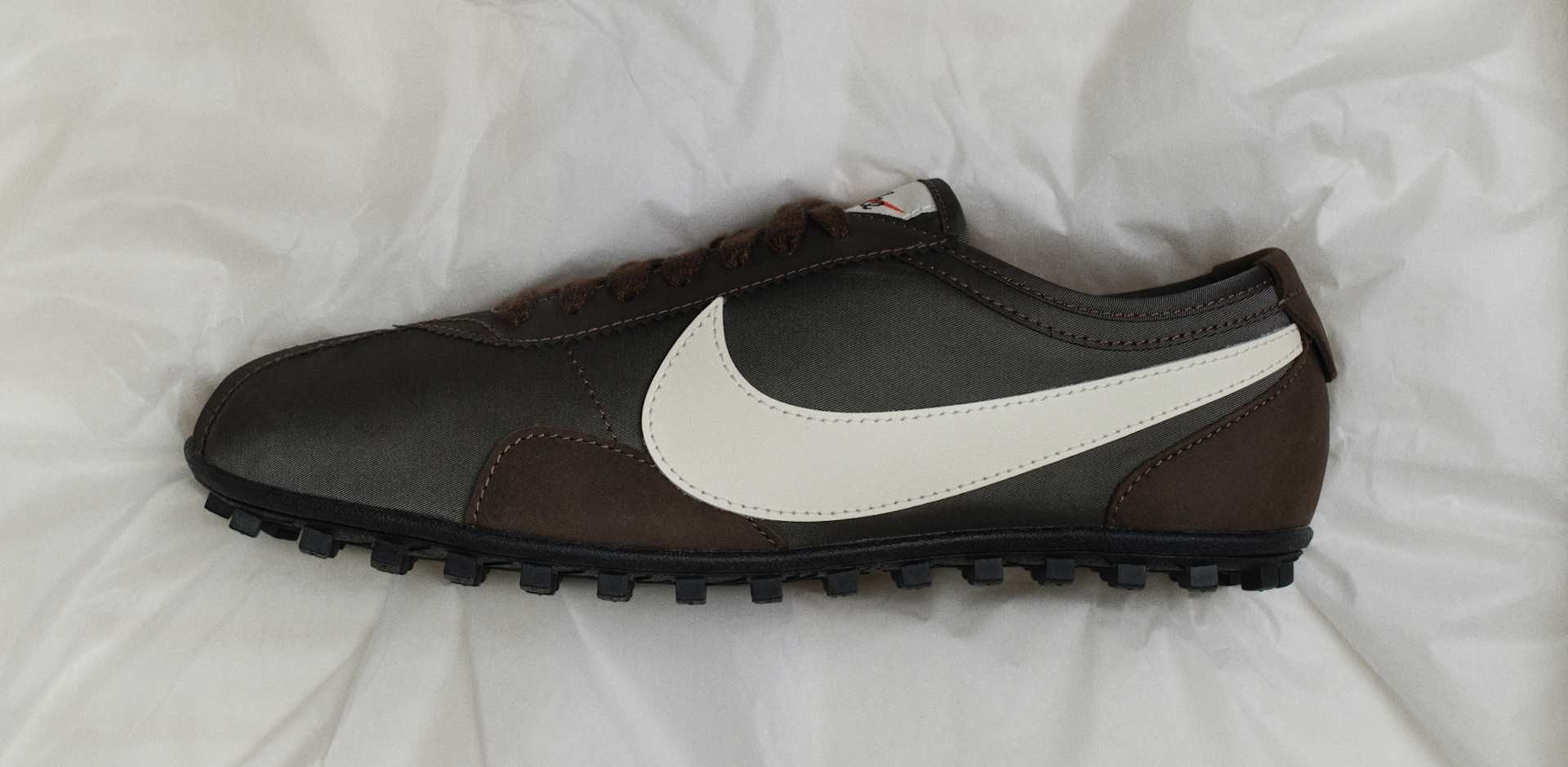 MOON SHOE