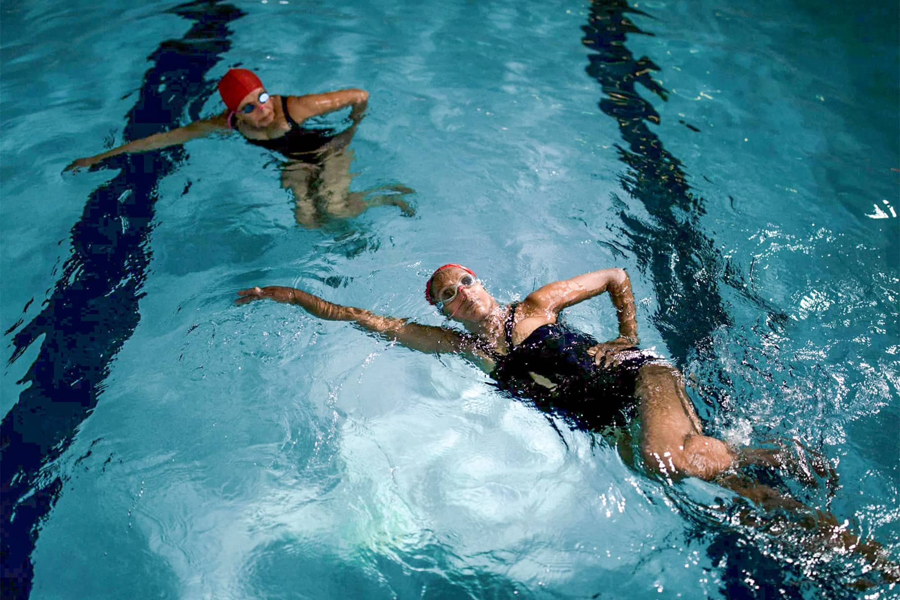 Aeròbic aquàtic per a principiants: el millor equipament per a l'entrenament