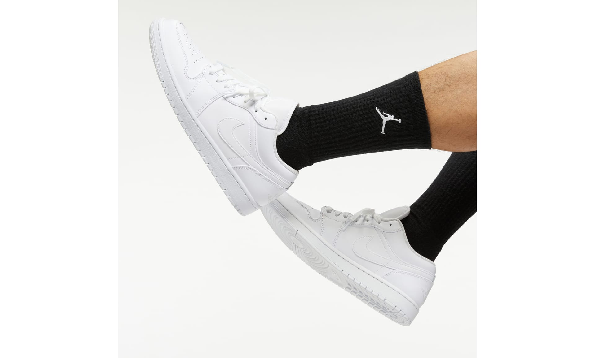 Air Jordan 1 Low Men's Shoes. Nike JP