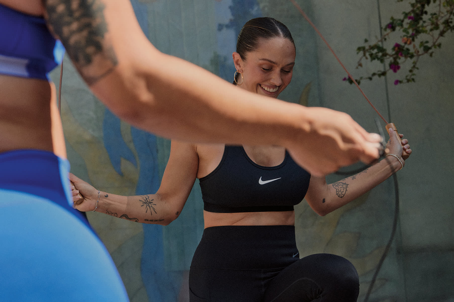 thumbnail interactive-video image 1 of Saucony Women's Curve Crusher High Impact Sports Bra – 40D, White, Maximum Support 1 of 2