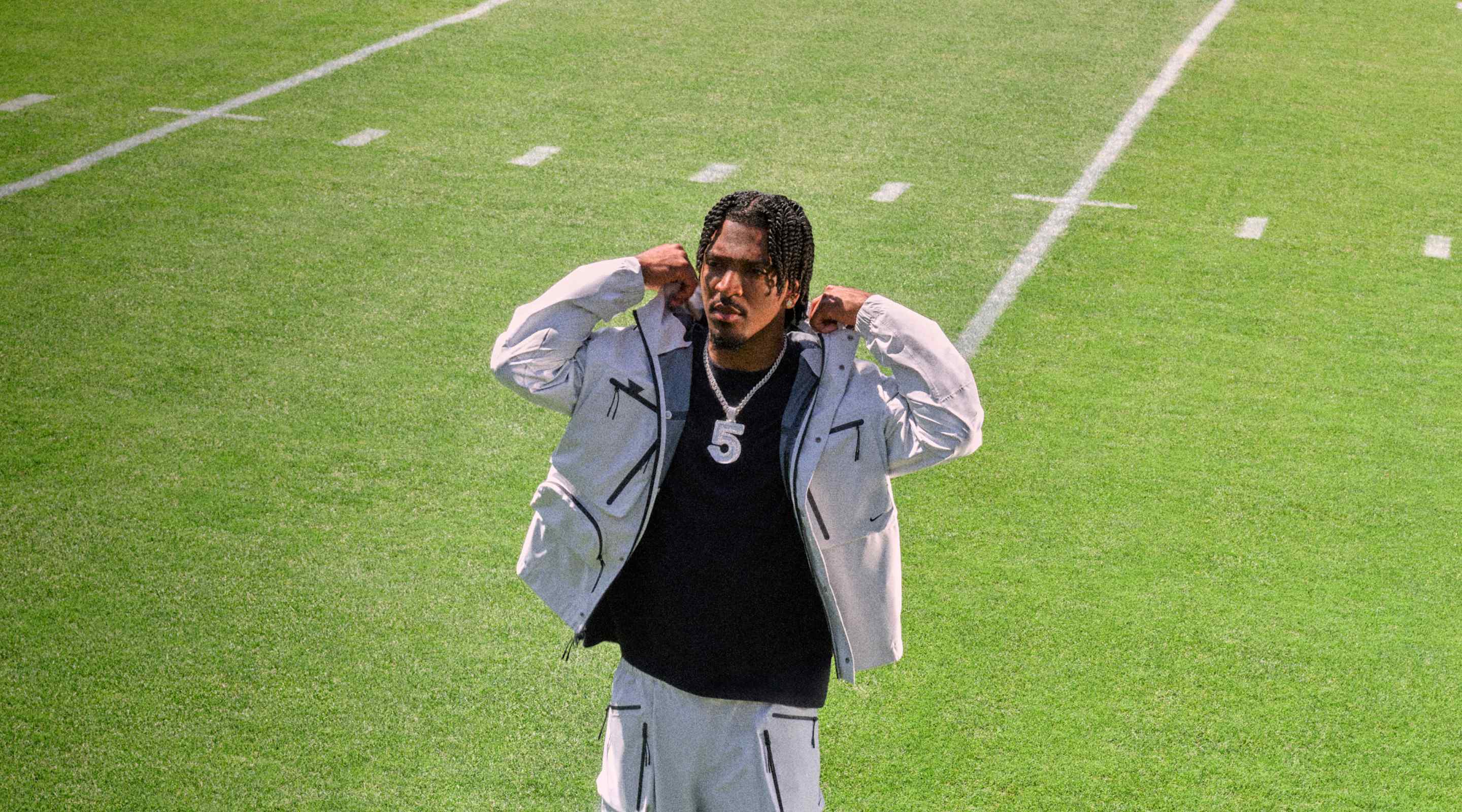 Style By
Jayden Daniels