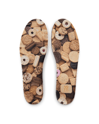 NOTE Manchester x Nike SB Dunk Low "Flax and Summit White" (IO9508-200) – Data del lancio