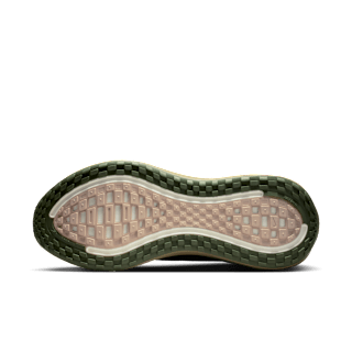 【NIKE公式】ボメロ プラス 'Caldera Brown and Dark Field Brown' (IO4482-001/NIKE VOMERO PLUS QS)