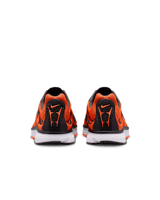 วันเปิดตัว Zoom Streak 3 "Black and Total Orange" (IQ8012-800)