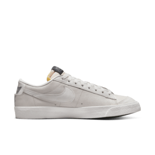 วันเปิดตัว Blazer Low '77 "Halloween" (DQ7671-001)