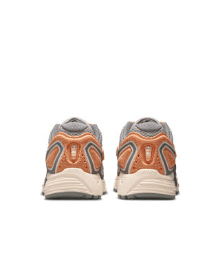 【NIKE公式】エア ペガサス ウェーブ 'Copper Moon and College Grey' (IB7717-009 / NIKE AIR PEGASUS WAVE PRM)