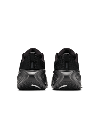 วันเปิดตัว Vomero Plus "Black" (IO4482-002)