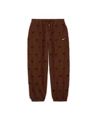 วันเปิดตัวคอลเลกชัน Nike x Jacquemus Bottoms Apparel