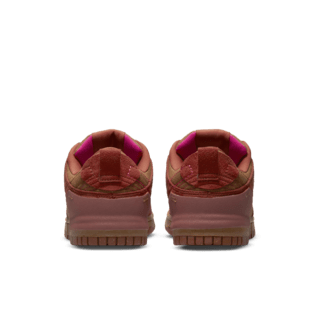 วันเปิดตัว Dunk Low Disrupt 2 “Desert Bronze and Pink Prime” ผู้หญิง (DH4402-200)