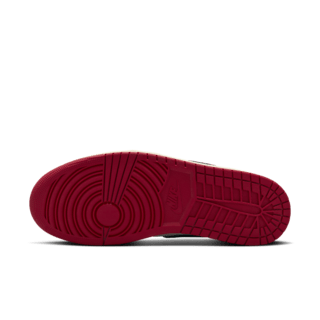 วันเปิดตัว Air Jordan 1 Low OG x Trophy Room "Sail and Varsity Red" (FN0432-100)