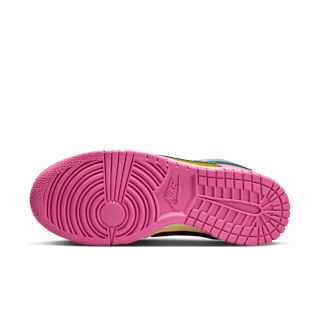 Fecha de lanzamiento del Dunk Low by Parris Goebel "Playful Pink" para mujer (FN2721-600)