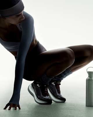 Vomero Plus "Sail and Baroque Brown" (IO4482-100) – Data del lancio