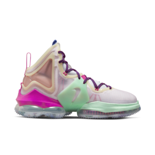 LeBron 19 'Love Letter' 發售日期