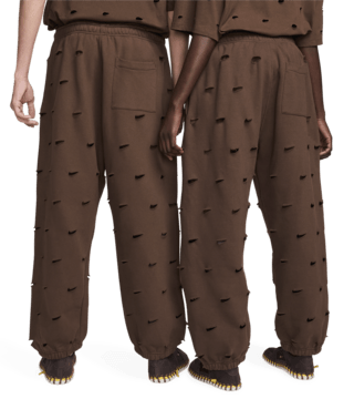 วันเปิดตัวคอลเลกชัน Nike x Jacquemus Bottoms Apparel