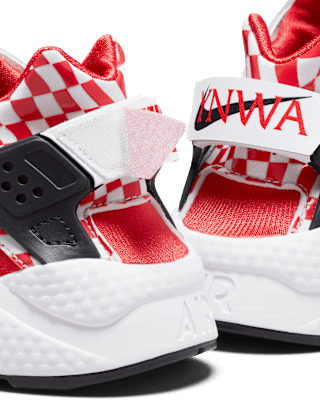 วันเปิดตัว Air Huarache “Liverpool” (DN5080-100)