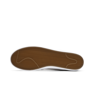 SB Dunk Low x MEDICOM TOY „BE@RBRICK” – megjelenési dátum