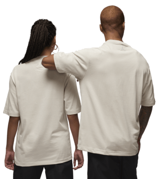 วันเปิดตัว Jordan x A Ma Maniére Tees Collection