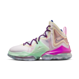 LeBron 19 'Love Letter' 發售日期