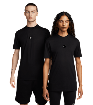 วันเปิดตัว Nike x MMW Apparel Collection